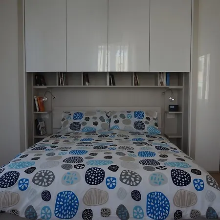 Glad Apartment *