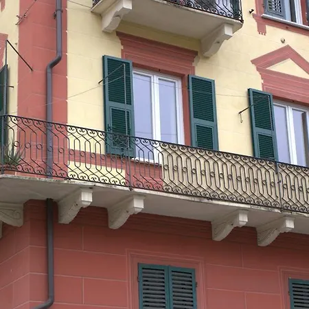 Glad Apartment *